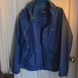 Like New Red Ledge packable hooded vented raincoat